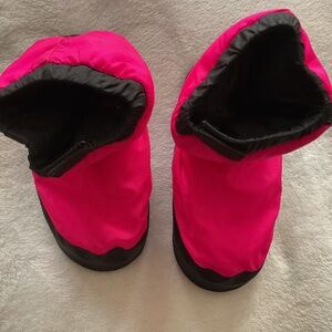 Bloch Women’s Warm up bootie dance shoe, Fluorescent Pink, Size Medium (7- 8.5)